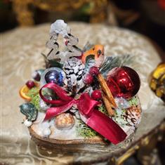 Red Bouble and Robin Arrangement 