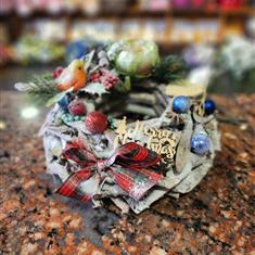 Round Wreath with Robin 