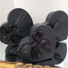 Black Surprise Box 2 sizes with macaroons 