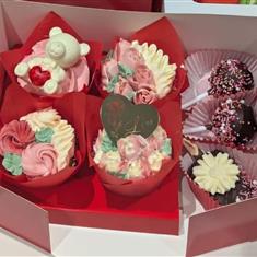 4 cupcakes and cake pops